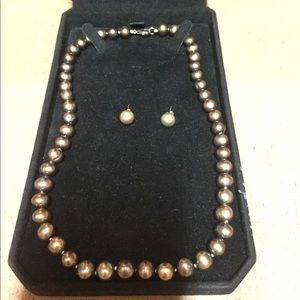 Pearl necklace & earring set